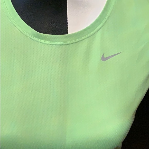 Lime green Nike short sleeved top - Picture 1 of 6